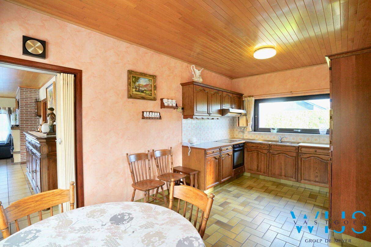 Zeer goed onderhouden woonhuis op 1.165m&#178; te ERTVELDE ! 