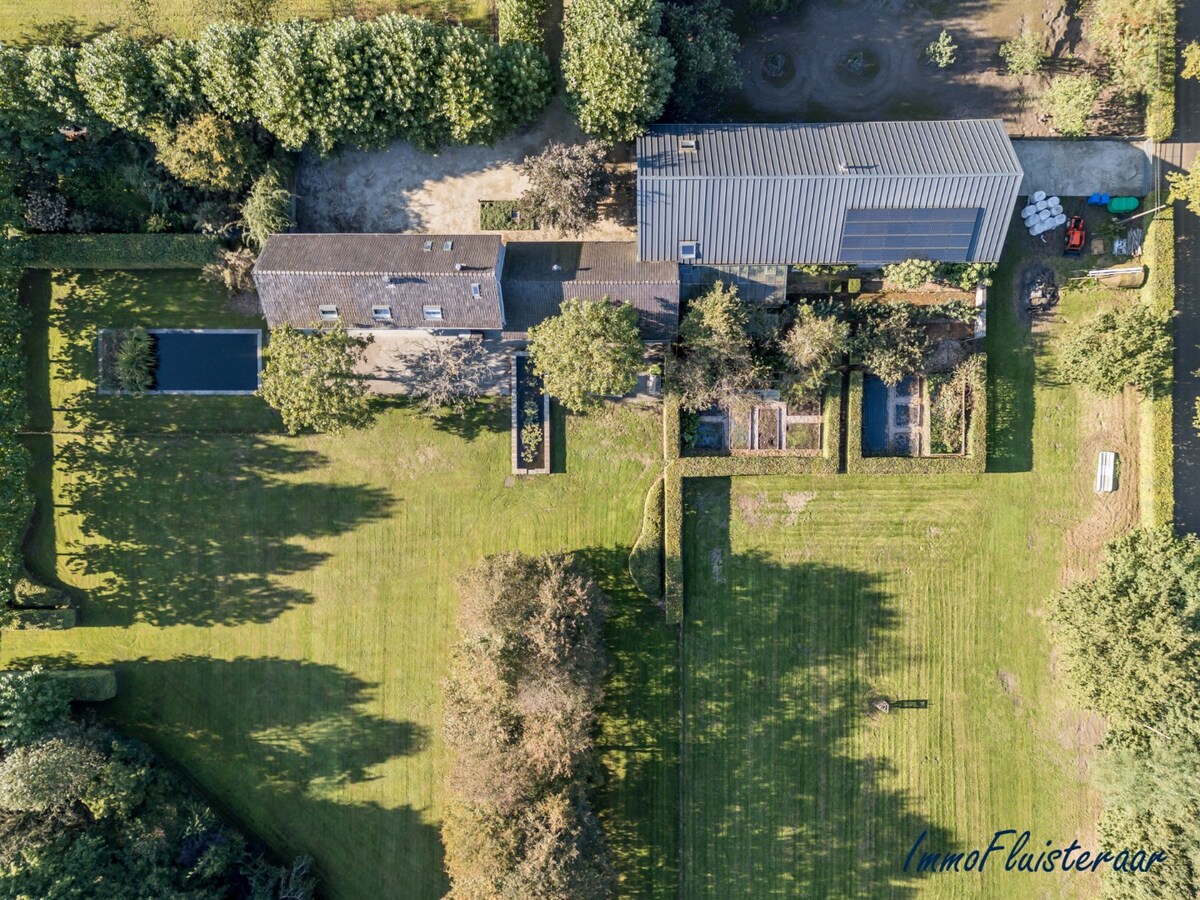 Uitzonderlijk gerenoveerd landhuis op een perceel van 3,9 ha te Geel 