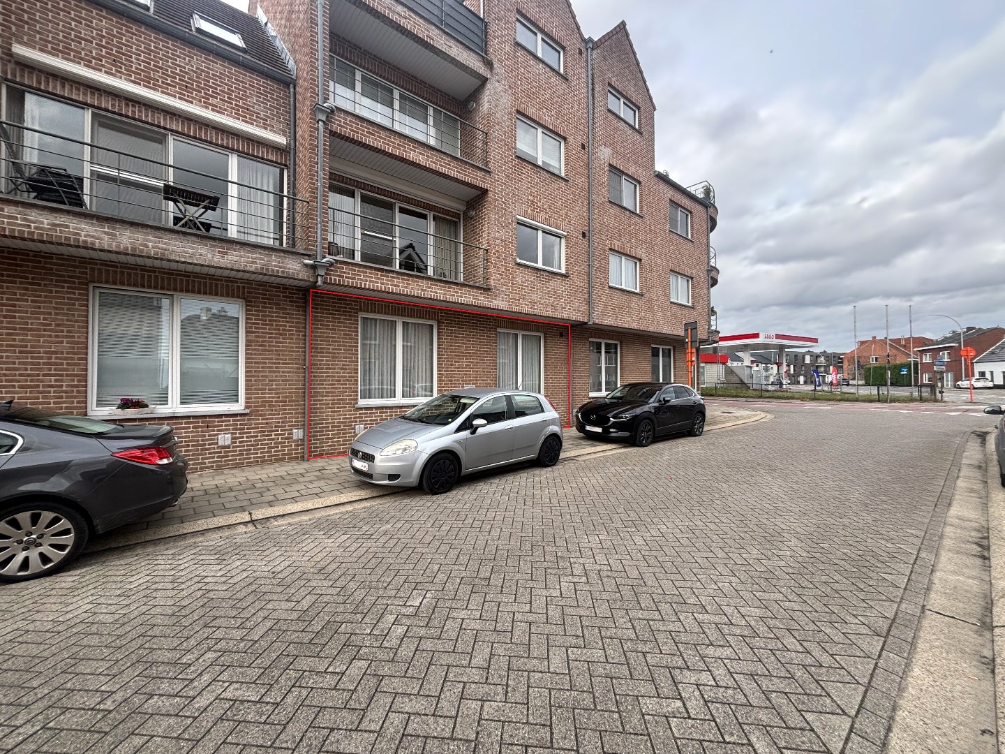 Instapklaar 2 slpk. appartement met ondergrondse staanplaats nabij centrum Mol 