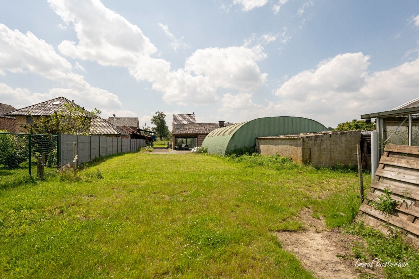 Maison partiellement r&#233;nov&#233;e sur environ 30 a situ&#233;e &#224; Tirlemont. 