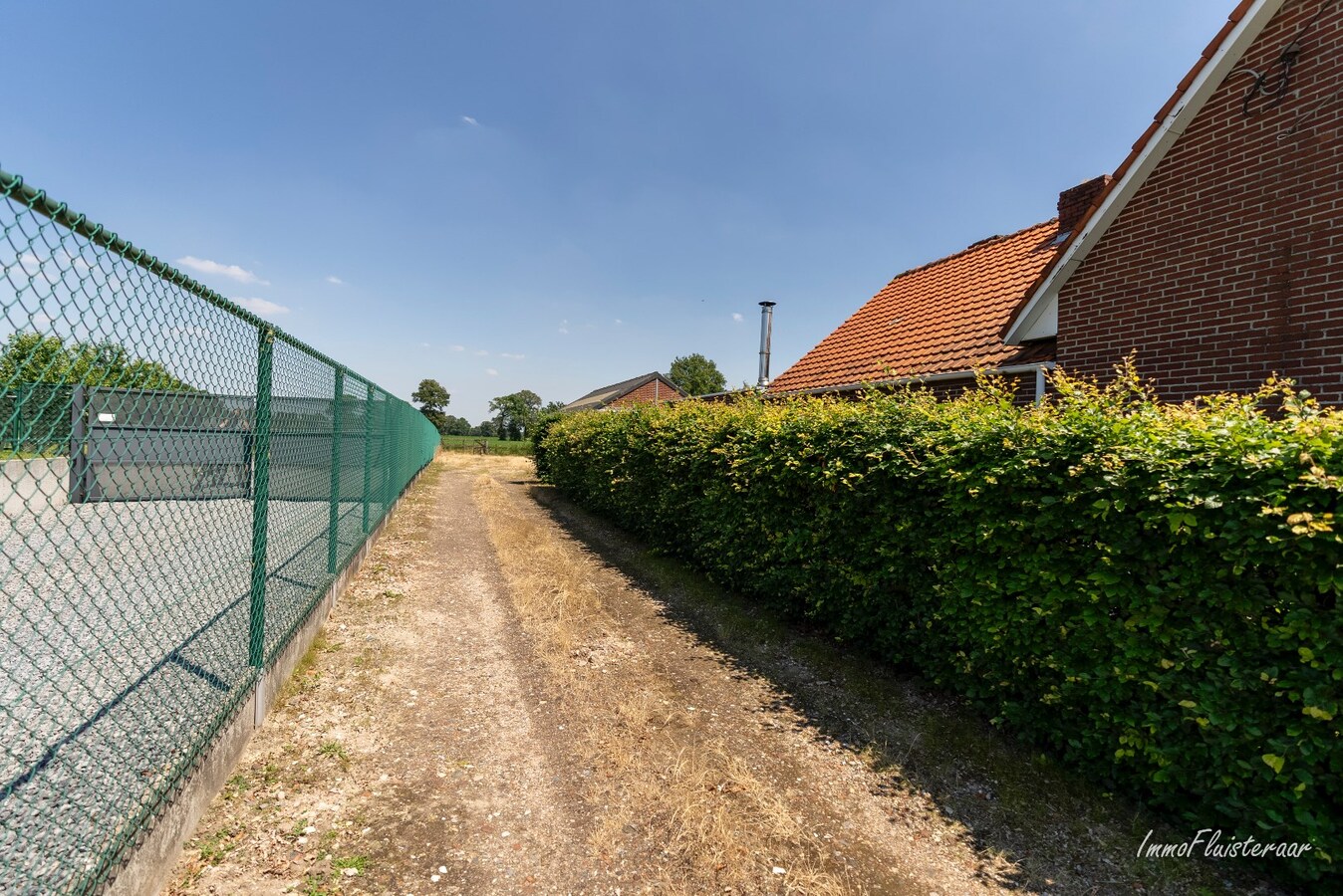 Charmante woning met paardenstallen op ca. 80 are te Peer 