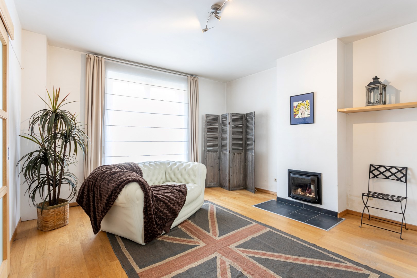 Instapklare woning met 3 slaapkamers, tuin en uitstekende ligging te Halle 