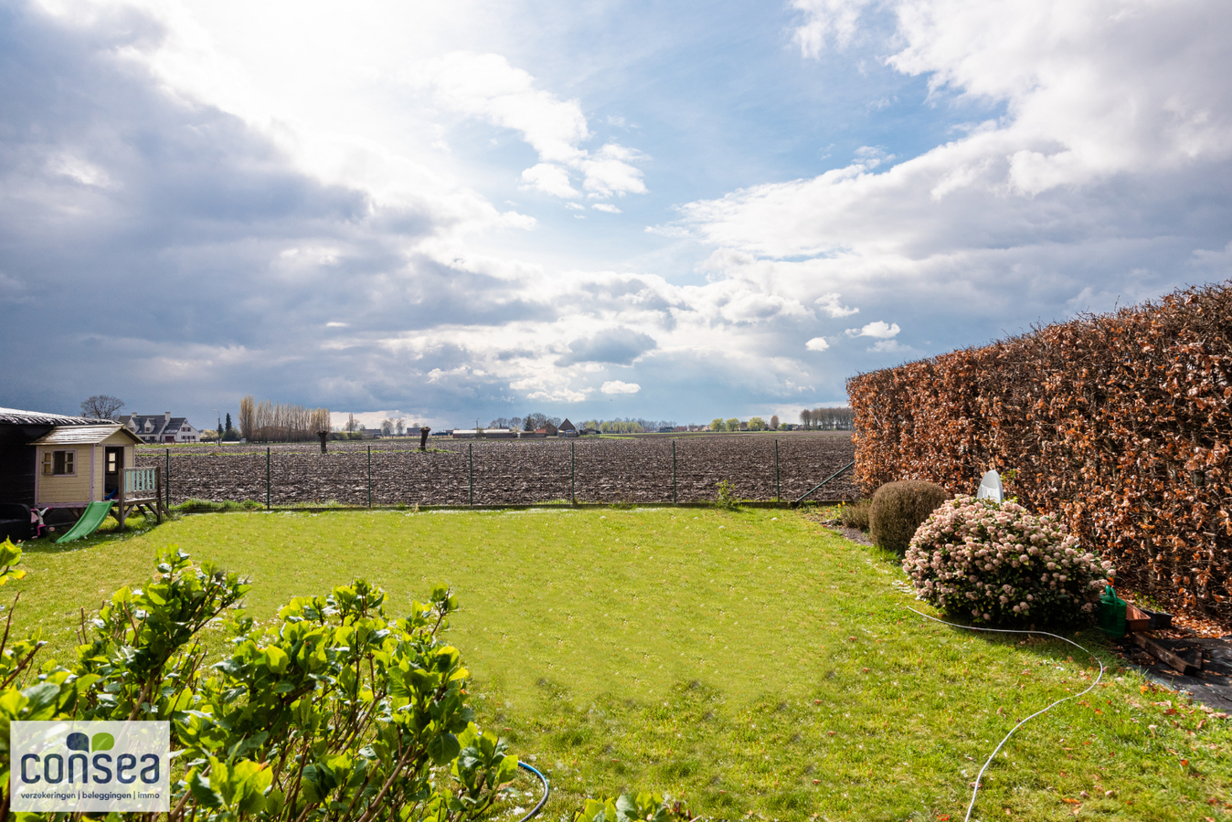 Aangename woning met uitzicht over achterliggende velden! 