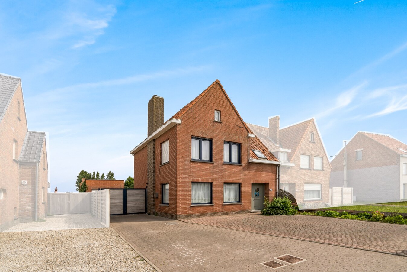 Instapklare woning met 3 slaapkamers en atelier te Eernegem 