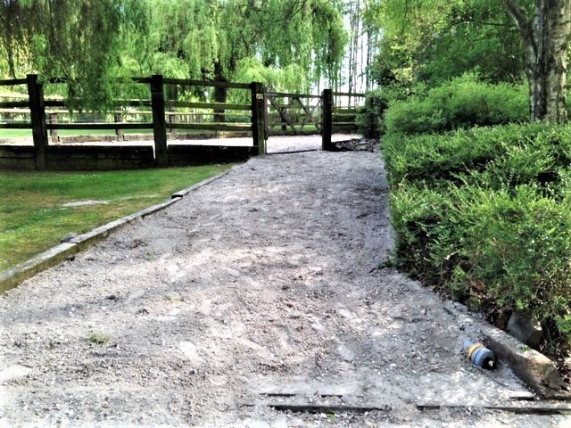 Villa avec infrastructures &#233;questres, piscine, court de tennis, piste de trot et prairie sur environ 2ha65a &#224; Huldenberg (Brabant Flamand) 