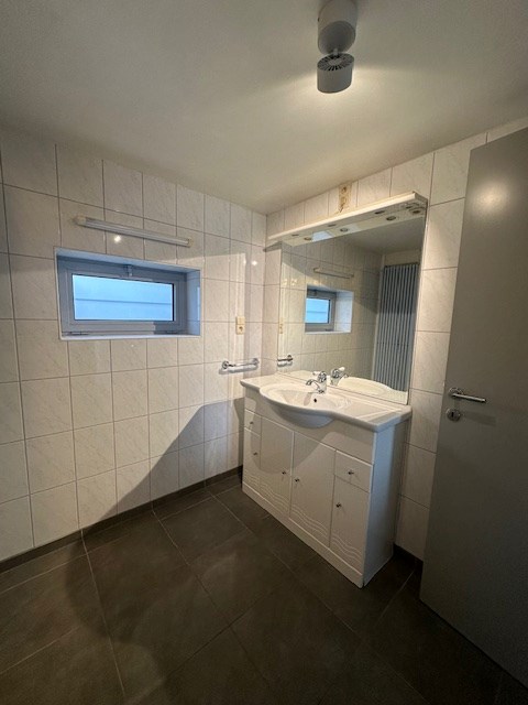 Ruim appartement met &#233;&#233;n slaapkamer , tuin en terras rustig gelegen in Geel! 