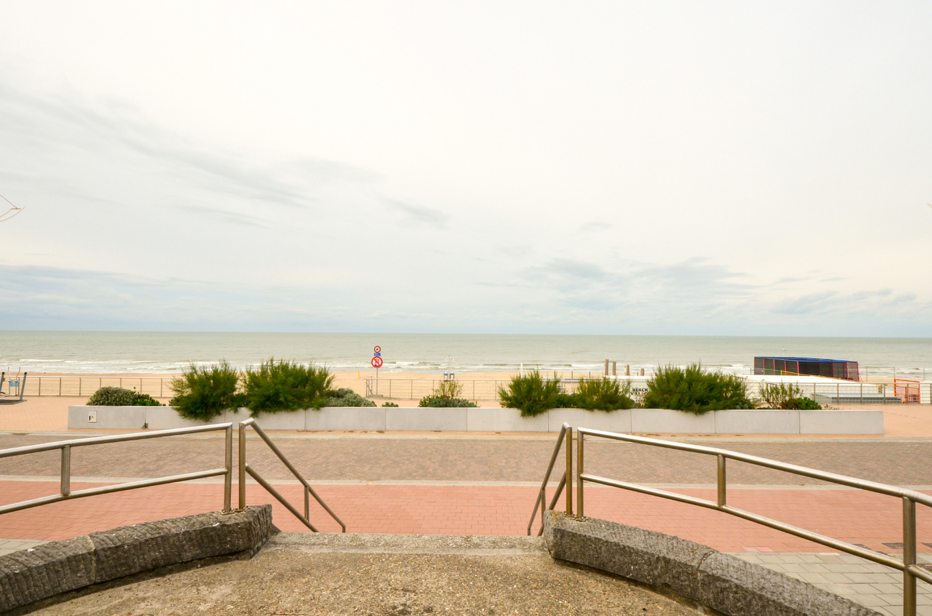 Rustig gelegen appartement op wandelafstand van de zee! 