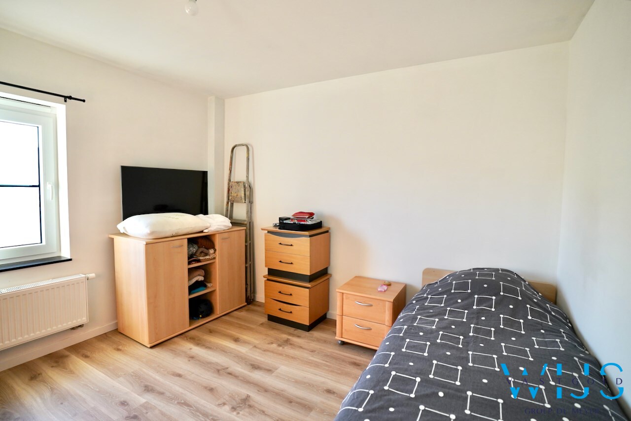 Volledig gerenoveerd woonhuis op 750m&#178; in hartje Ertvelde ! 