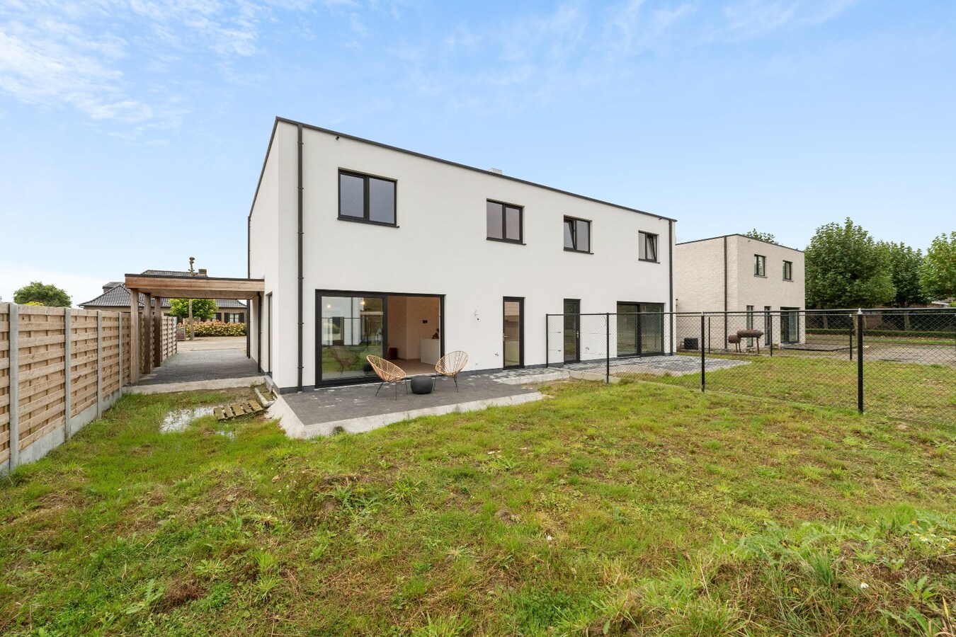 Halfopen nieuwbouwwoning met 3 slaapkamers te Koekelare 