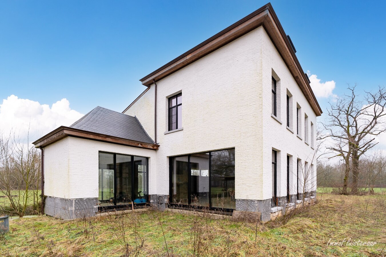 Uniek casco landhuis op een idyllische  locatie op ca. 8,26 ha te Diest 