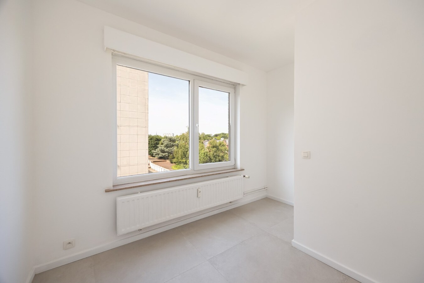 Gerenoveerd appt met 3 slpk en terras te Berchem! 