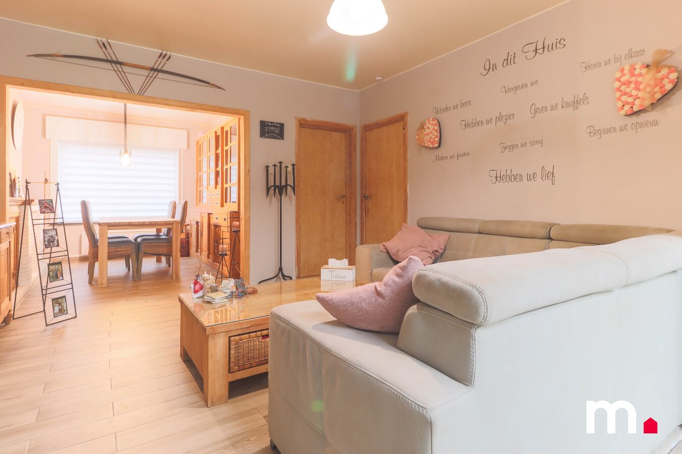 Halfopen bebouwing met grote tuin, garage  en 3 slaapkamers ! 