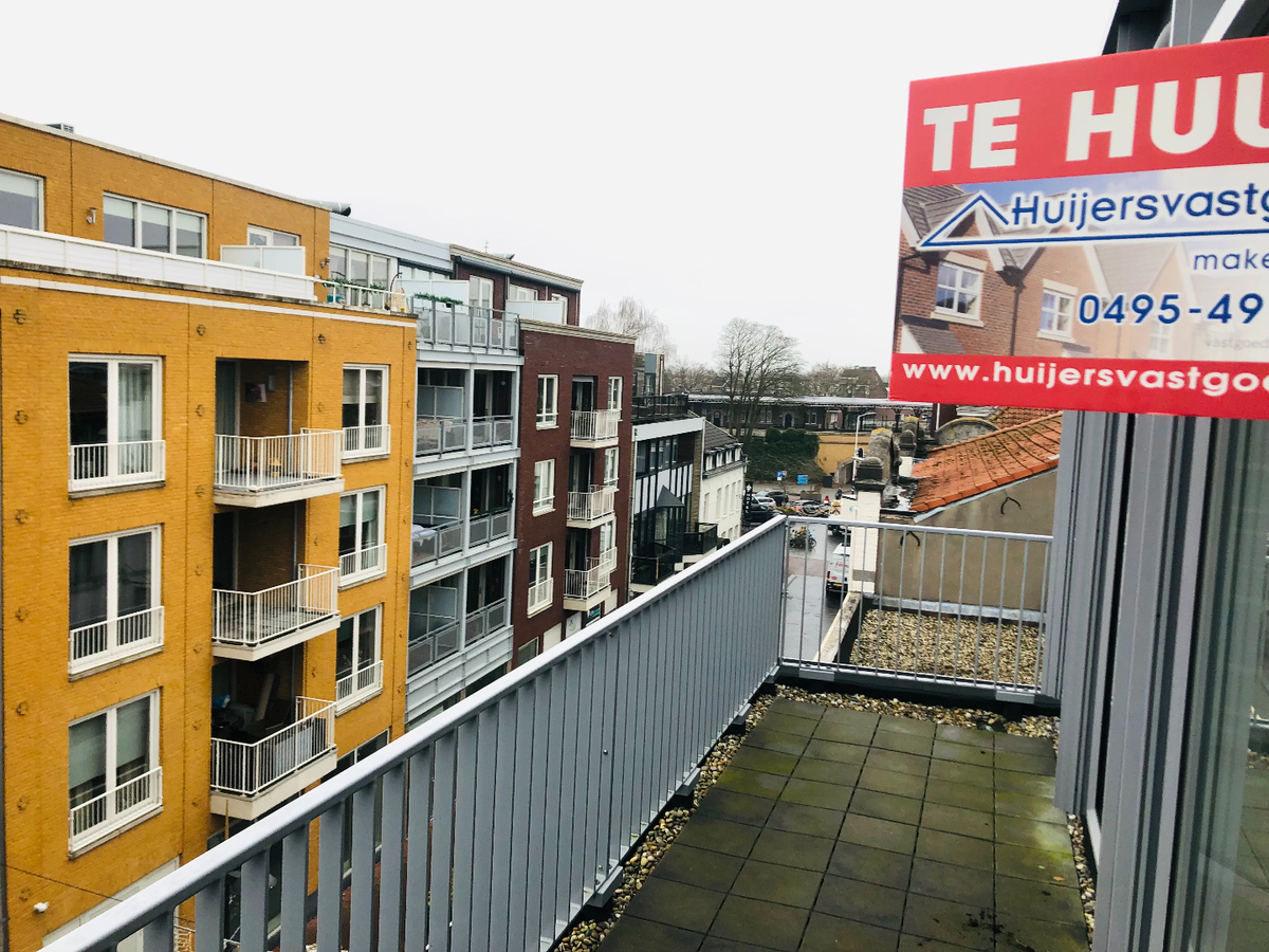 Loftappartement met balkon in het centrum van Weert nabij NS station. 