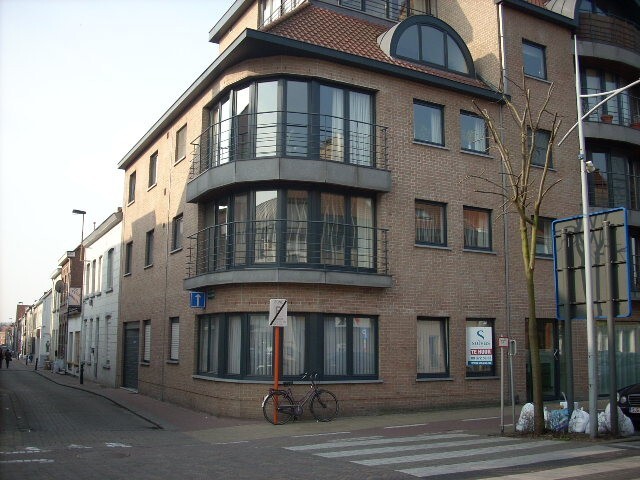 Zeer mooi gelijkvloers appartement te koop 