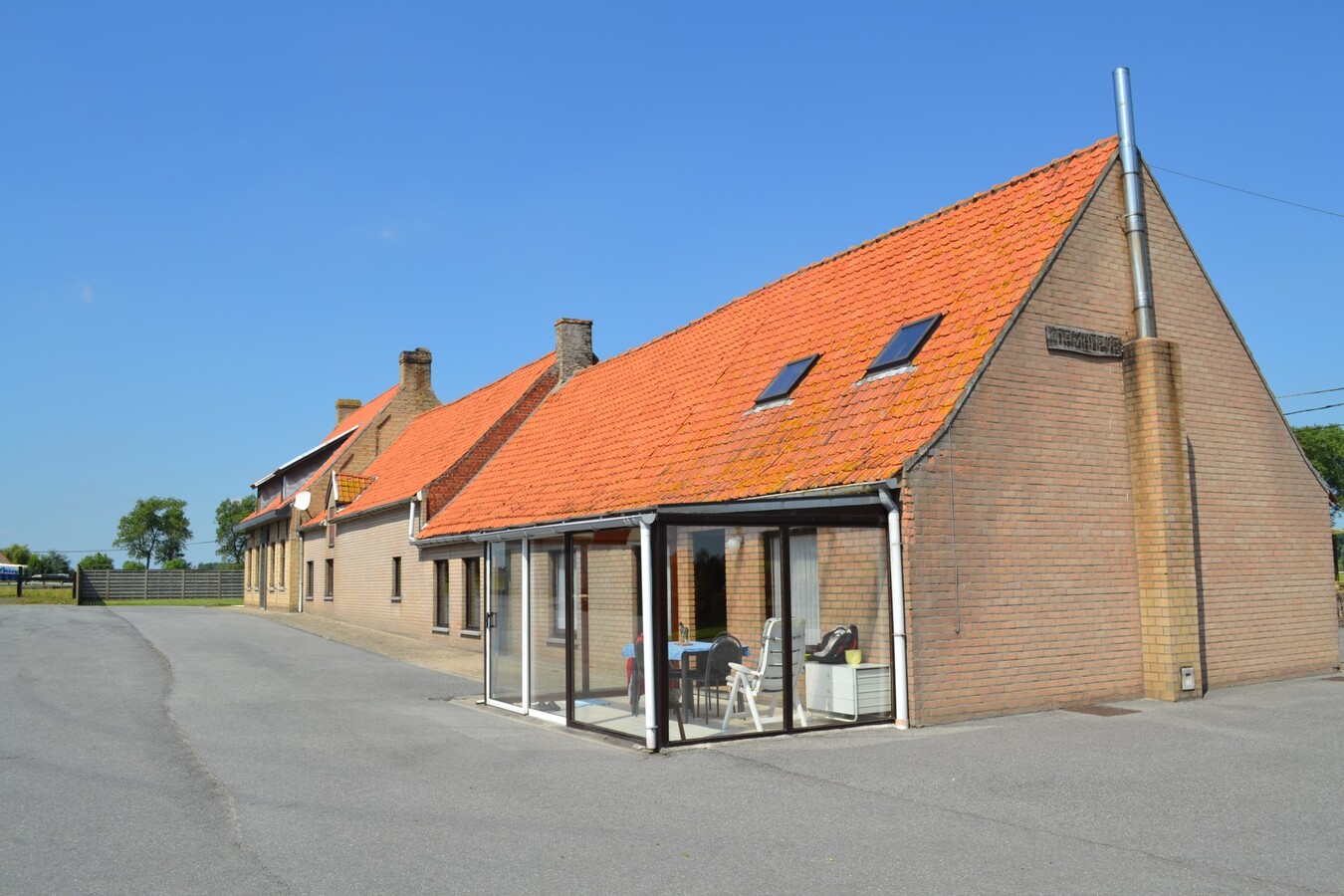 Hoeve met drafbaan op 4,5Ha te Torhout (W-Vl) 