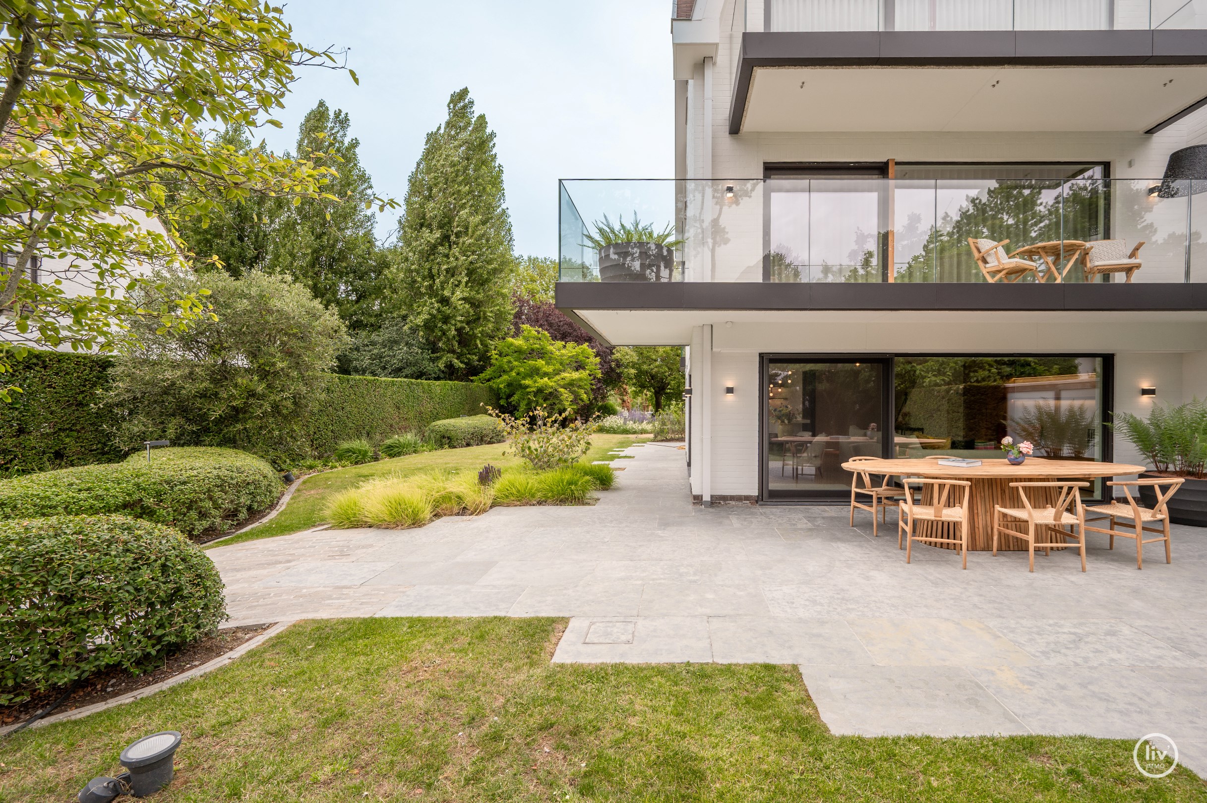 Magnifiek tuinappartement met zonovergoten tuin in het hart van het Zoute. 