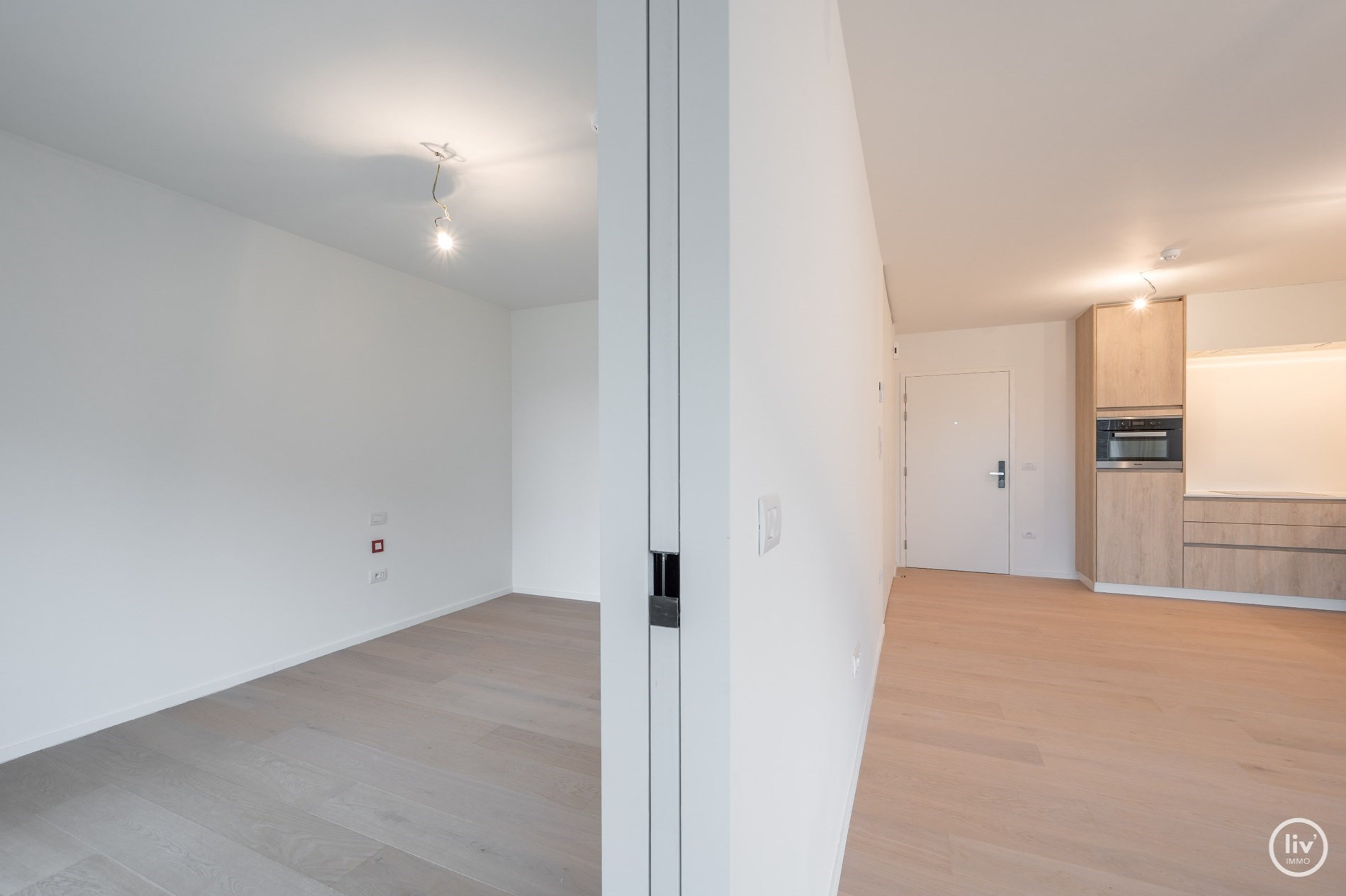 APPARTEMENT-SERVICE: Appartement lumineux d&#39;une chambre pr&#232;s de l&#39;avenue Konings &amp; Lippens dans la R&#233;sidence Cypres. 