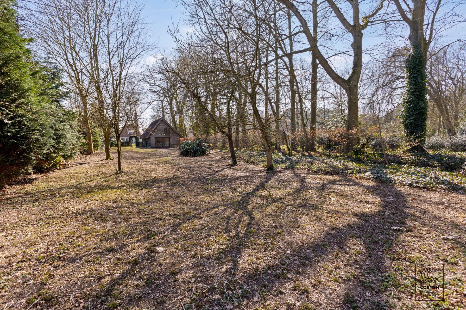 Prachtige woning op een perceel van ca. 2350m&#178; en een centrale locatie te Zandhoven! 