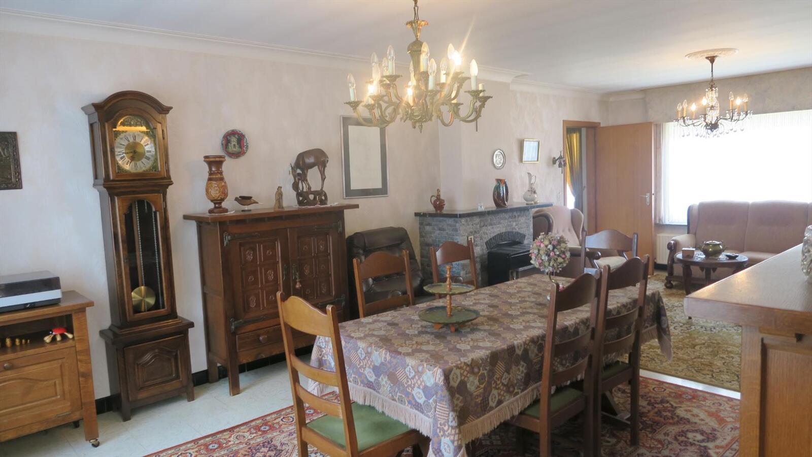 Degelijke open woning op ruim perceel van 843m&#178; 
