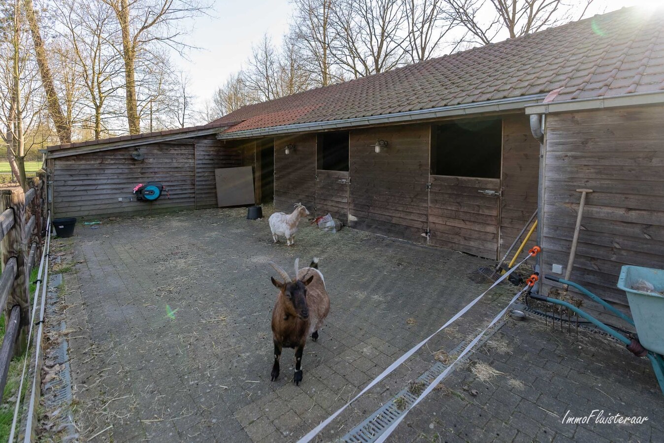 Gerenoveerde hoeve met stallen op ca. 1 hectare te Paal (Beringen) 