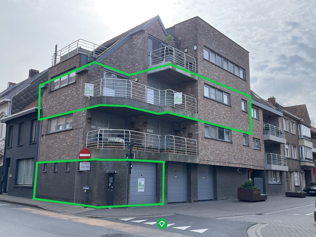Appartement met 2 slaapkamers, terras en garage te centrum Roeselare 
