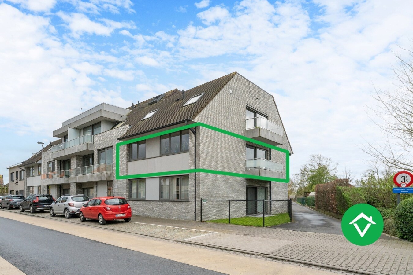Instapklaar appartement met 2 slaapkamers en grote terrassen te Leke 
