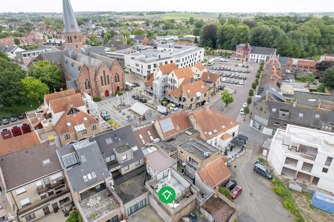 Restaurant met feestzaal en woonst in het centrum van Koekelare 