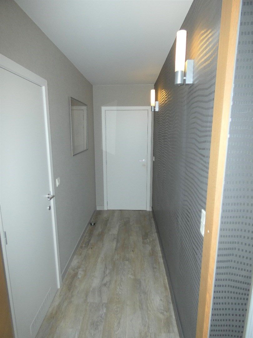 Appartement (104 m&#178;) met 2 slpk, 2 terrassen en garage, Eernegem. 