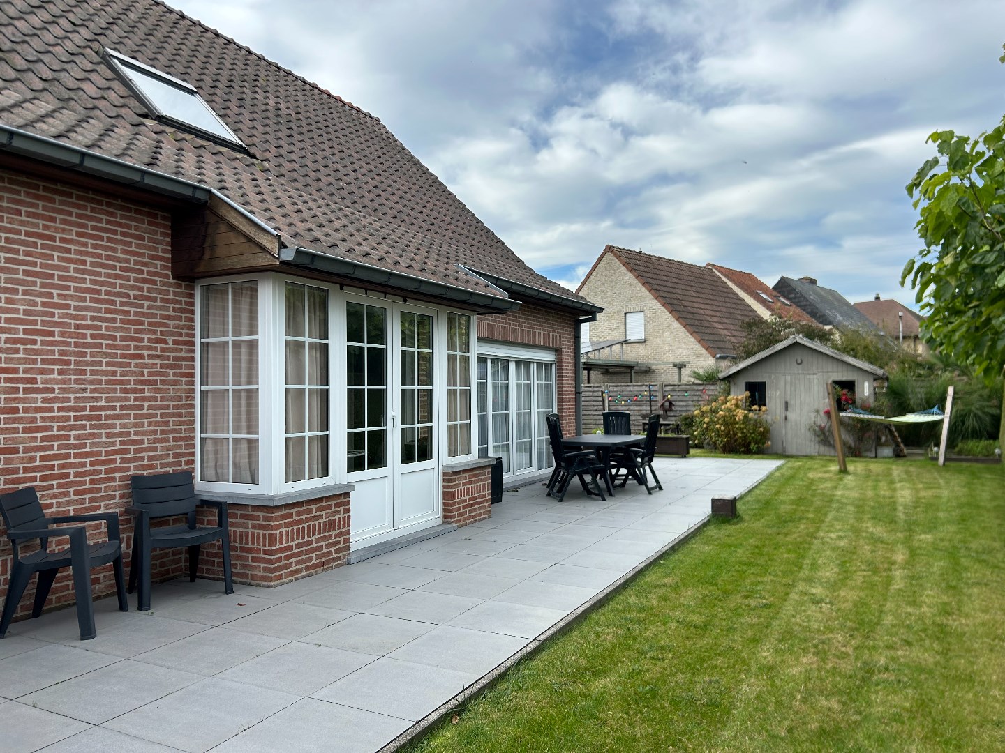 Ruime en verzorgde alleenstaande woning met garage en tuin op 673m&#178; 