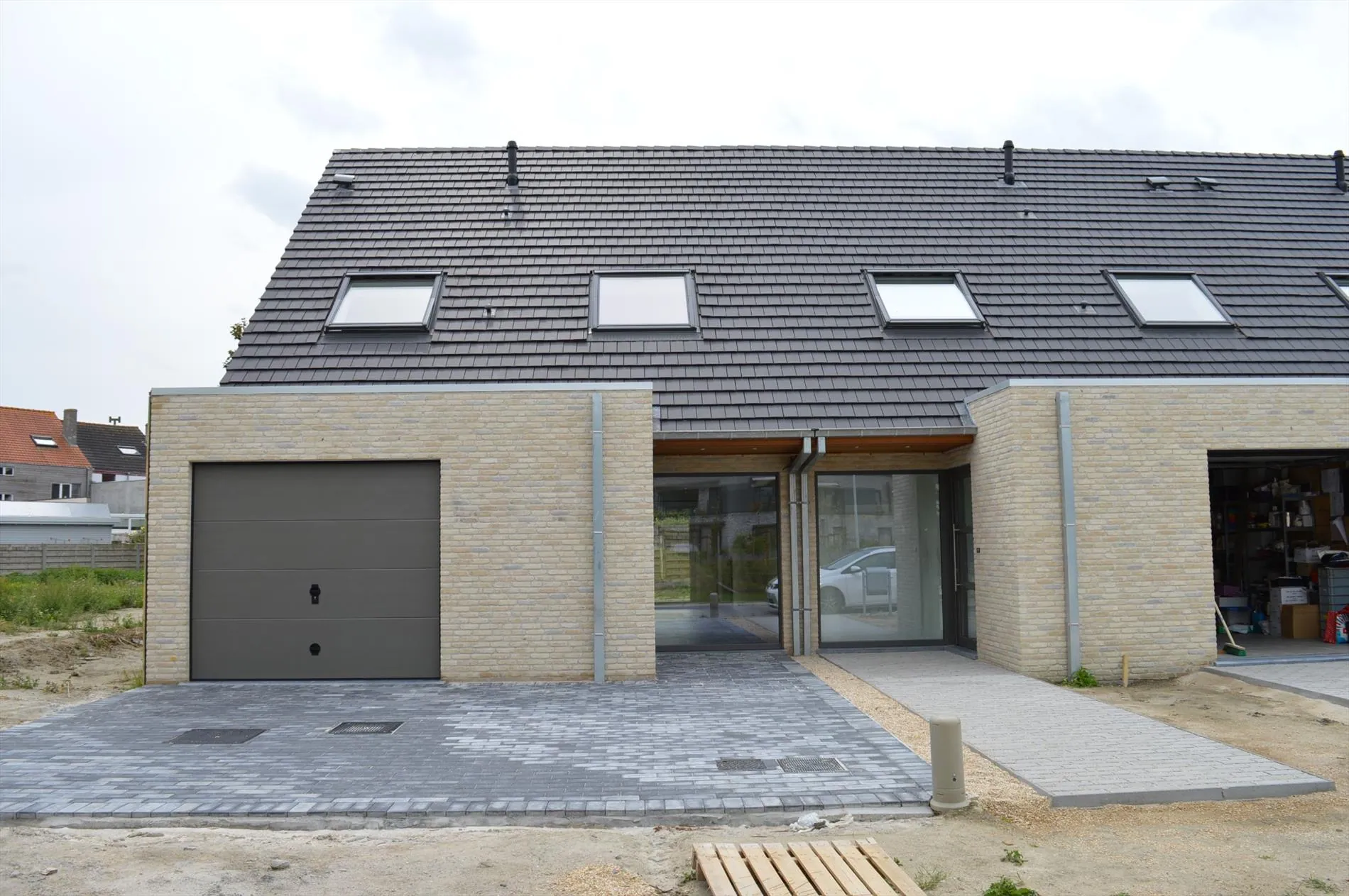 Nieuwbouwwoning met 3 slaapkamers te huur in Bredene