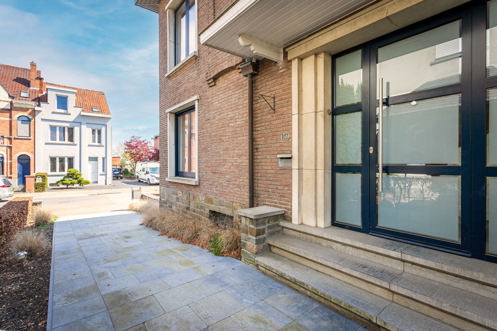 Instapklare bel-&#233;tage met 3 slpk en tuin op 4a33 