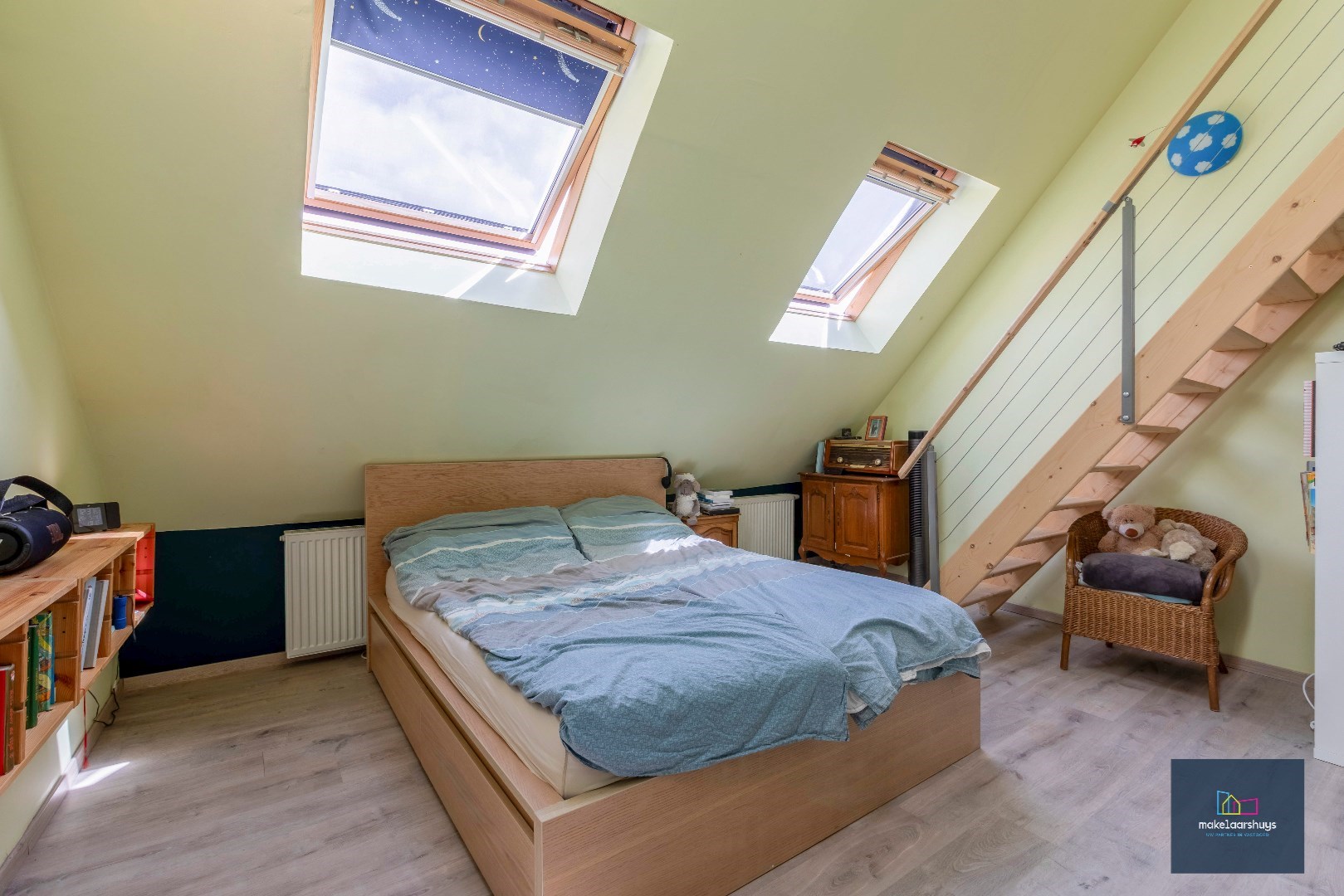 Instapklare woning met aangename tuin en garage 