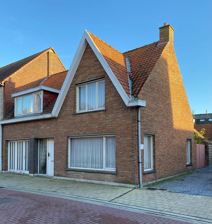 Woning met 2 slaapkamers en garage te Koekelare 