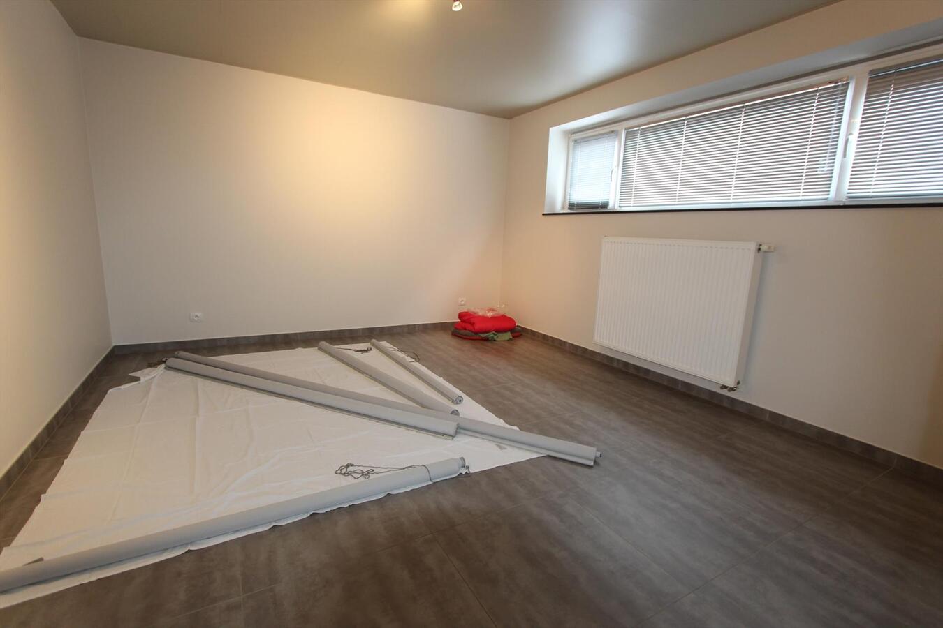 Instapklaar duplex appartement met 2 slaapkamers te Torhout 