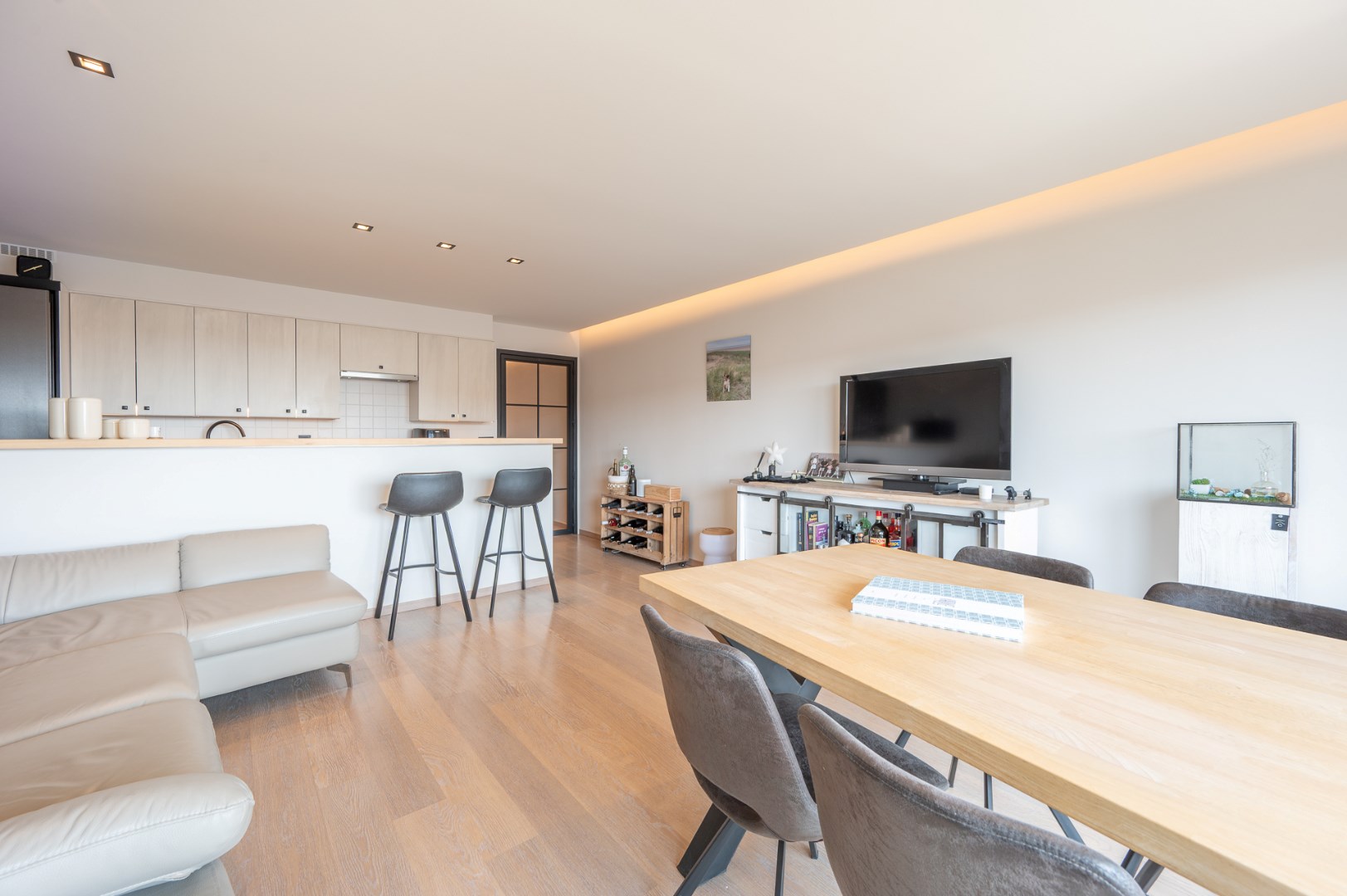 Instapklaar appartement met 2 slaapkamers en zonneterras 