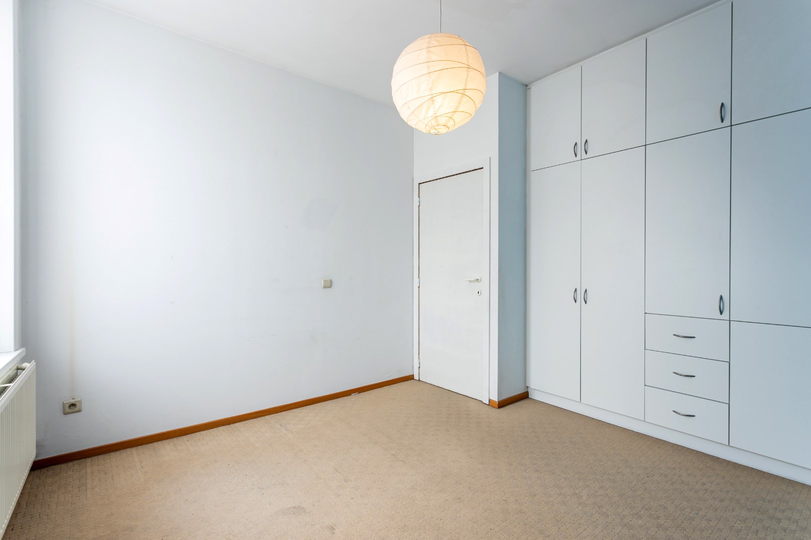 Instapklare woning met 3 slaapkamers, tuin en uitstekende ligging te Halle 
