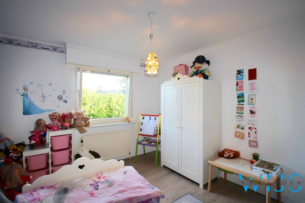 Ruime bungalow in een rustige woonwijk te Lovendegem ! 