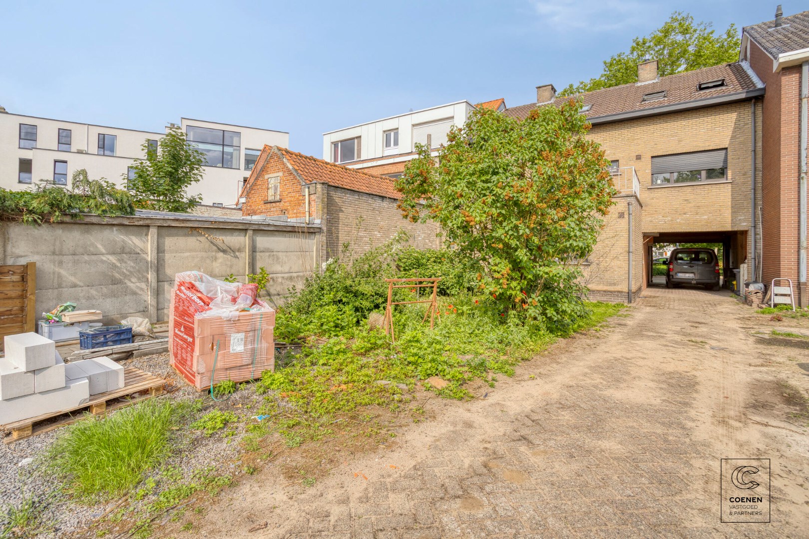 Ruime stadswoning van 177 m&#178; met 4 slaapkamers in het centrum van Hoogstraten! 