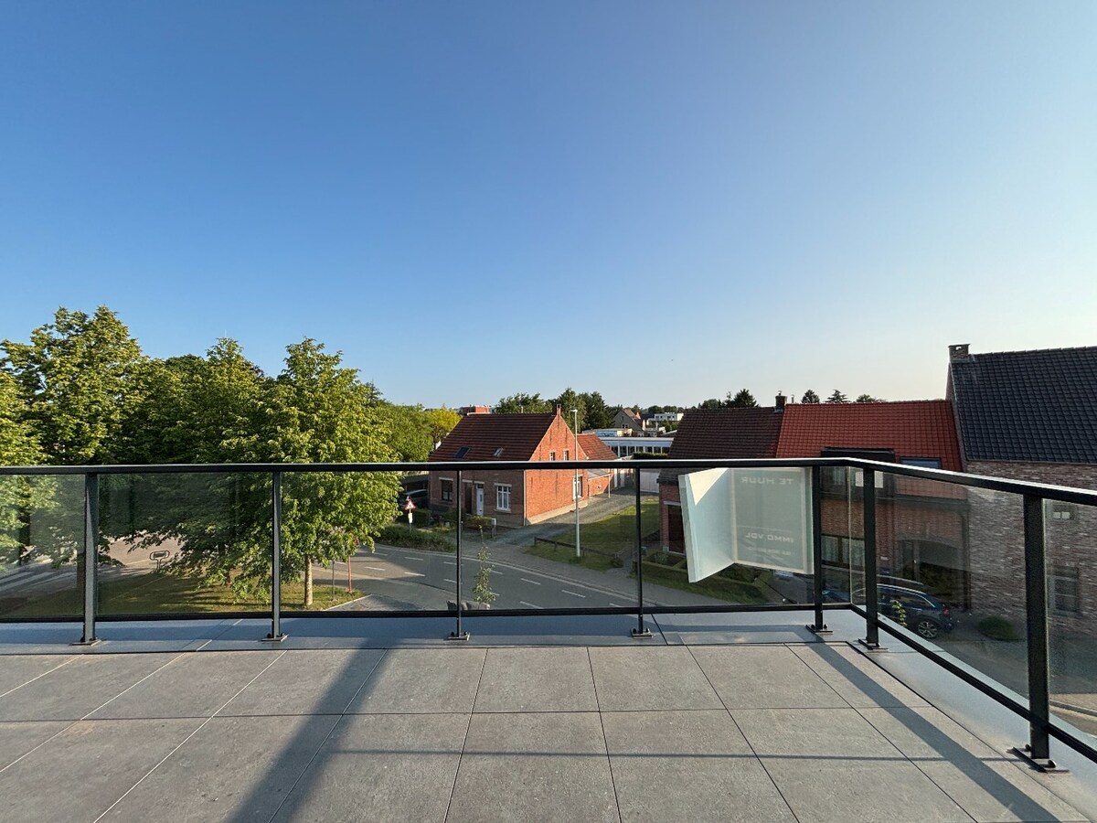 Stijlvol nieuwbouwappartement met zonneterras en garage in het hart van Sint-Antonius 