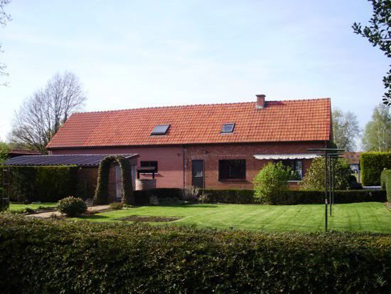 Priv&#233; gelegen hoeve met stal op 0,56ha 