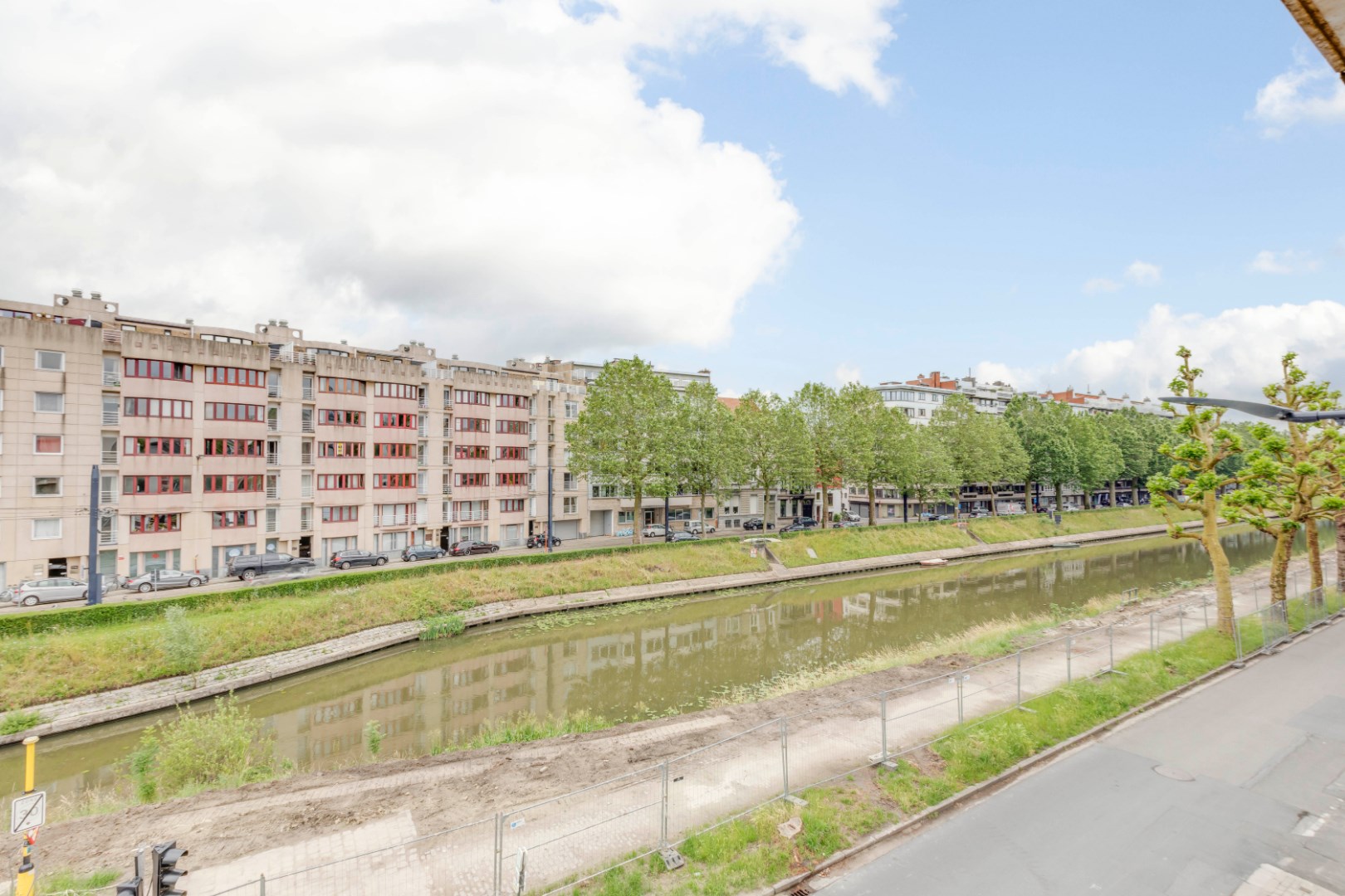 Instapklaar 2 slaapkamerappartement aan de Coupure 