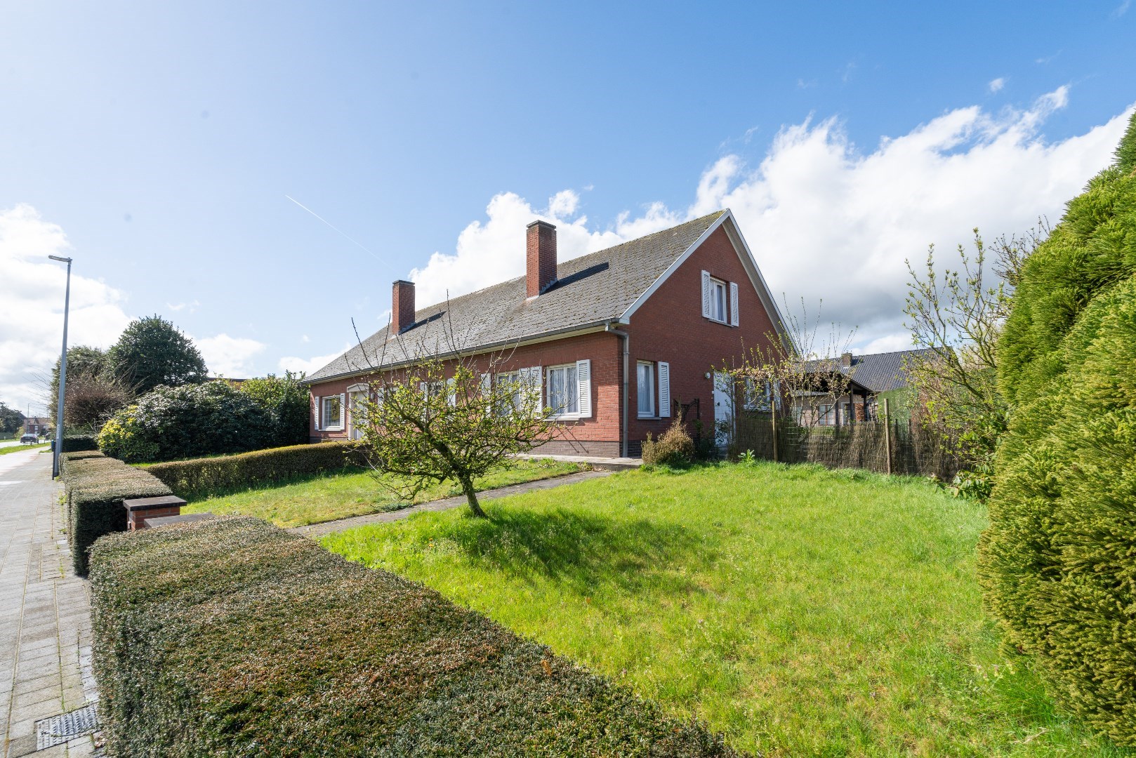 Twee woningen te koop 