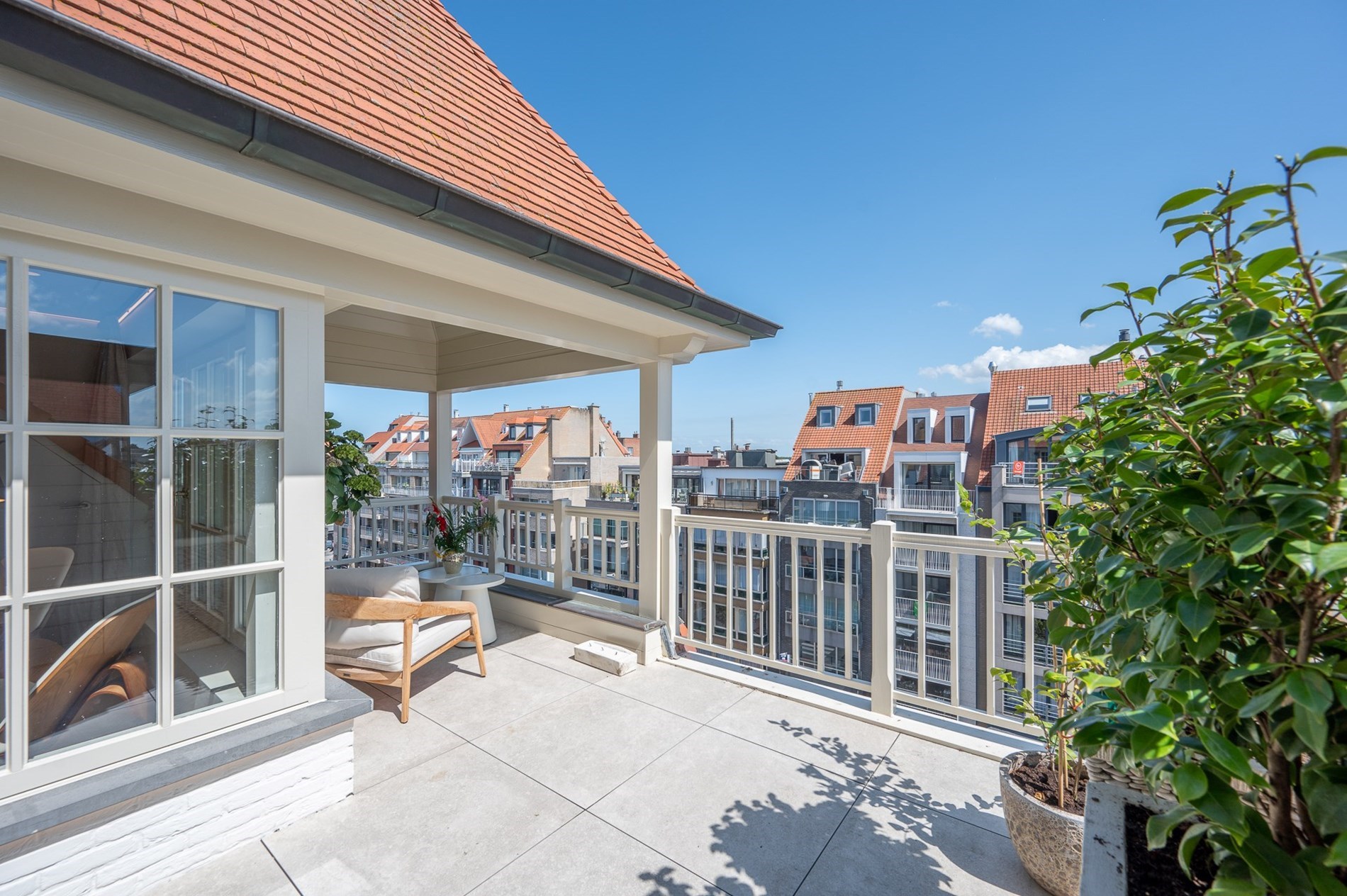 Luxe duplex dakappartement met zonneterrassen  in hartje Knokke 