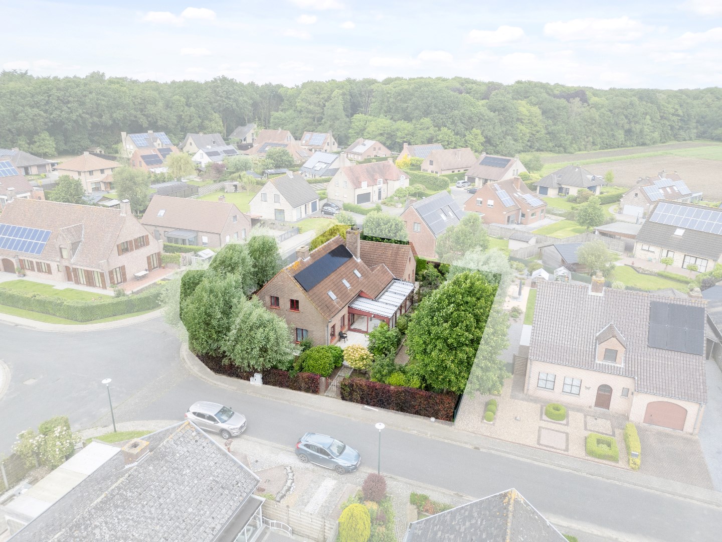 Stijlvolle  villa op mooi hoekperceel (751 m&#178;), Torhout 