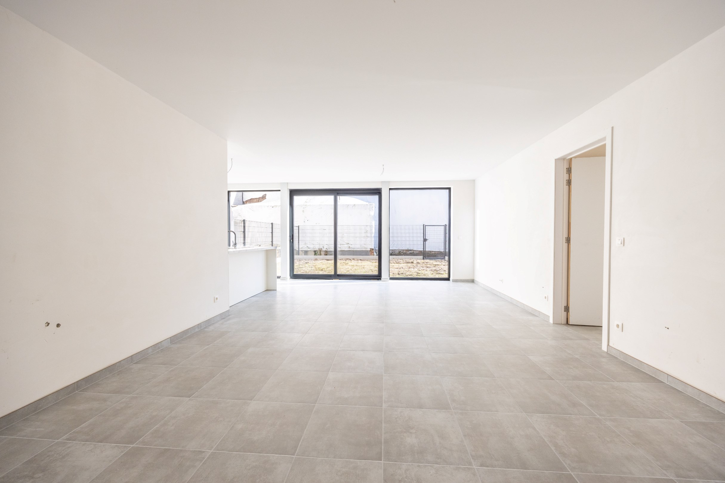 VILLA APPARTEMENT MET RUIME TUIN 