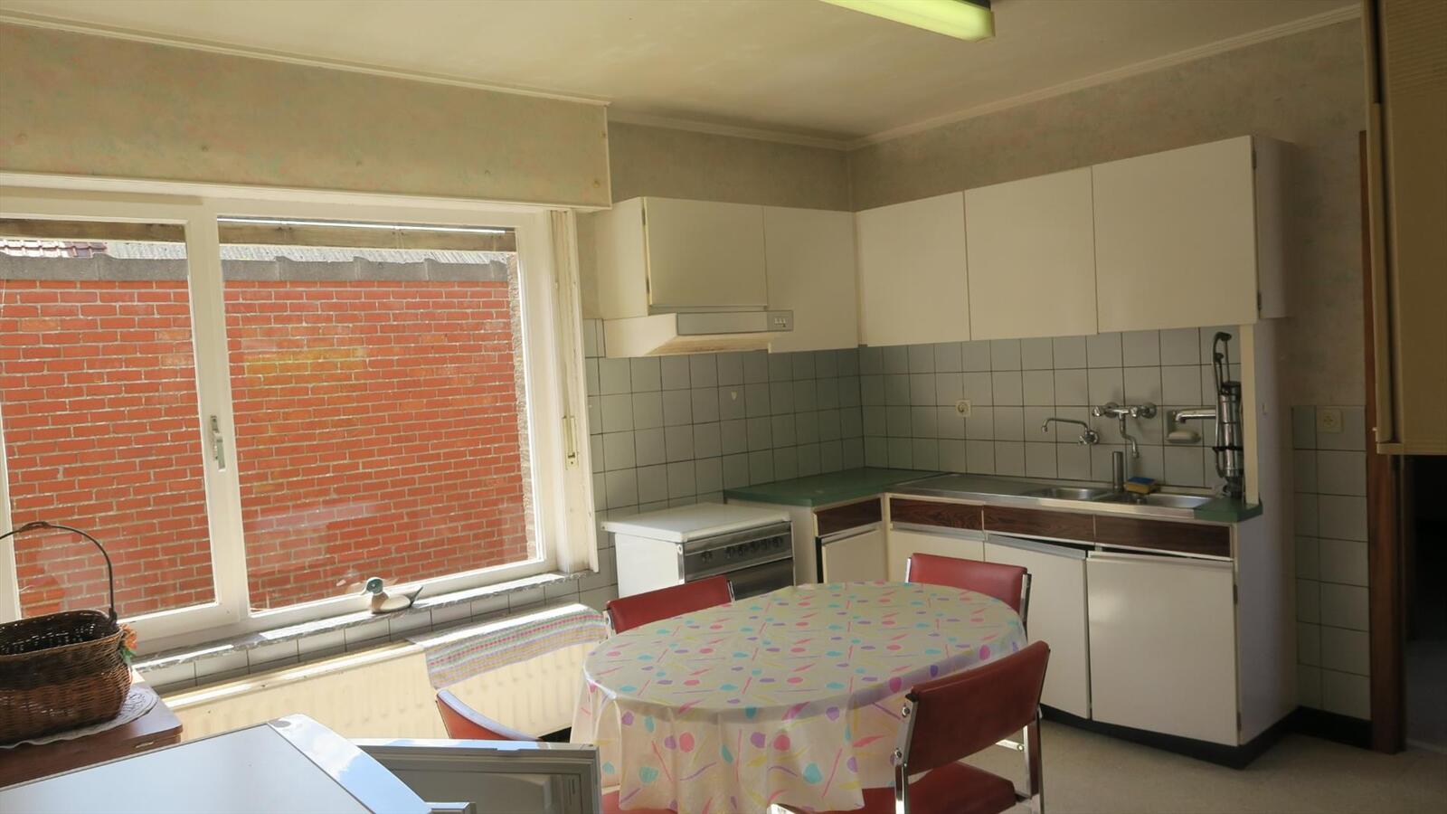 Degelijke open woning op ruim perceel van 843m&#178; 