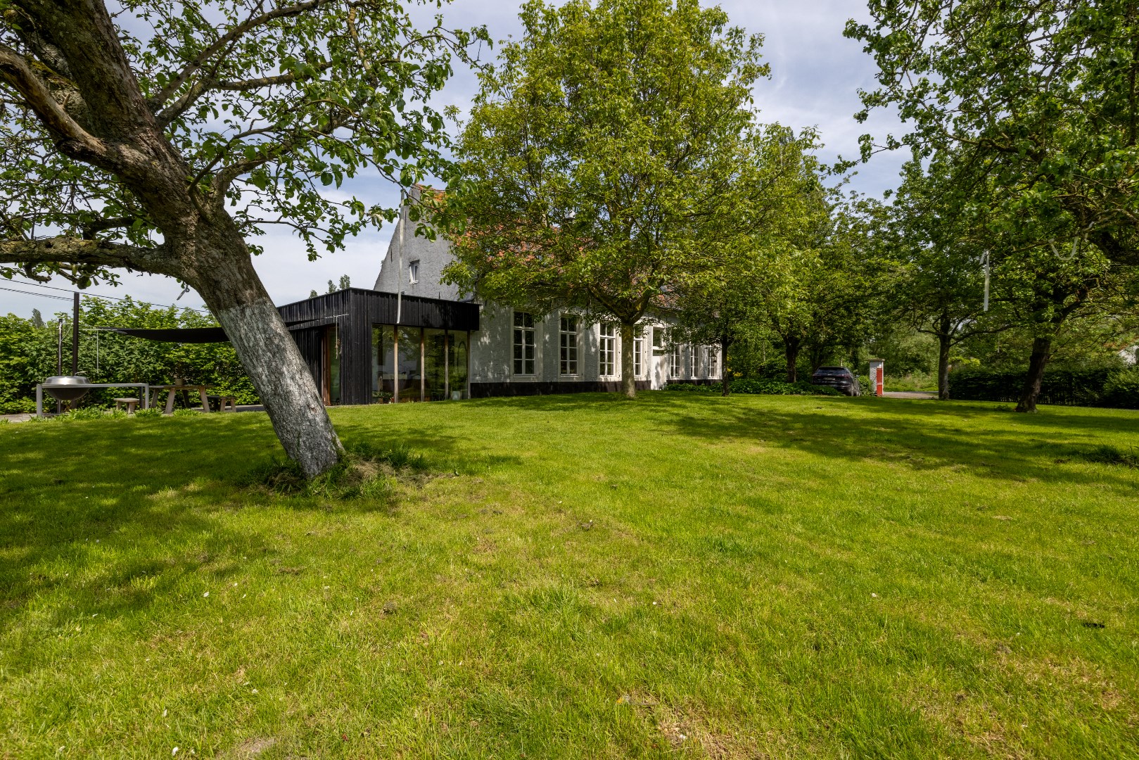 Unieke, compleet gerestaureerde hoeve in het pittoreske Drongen 