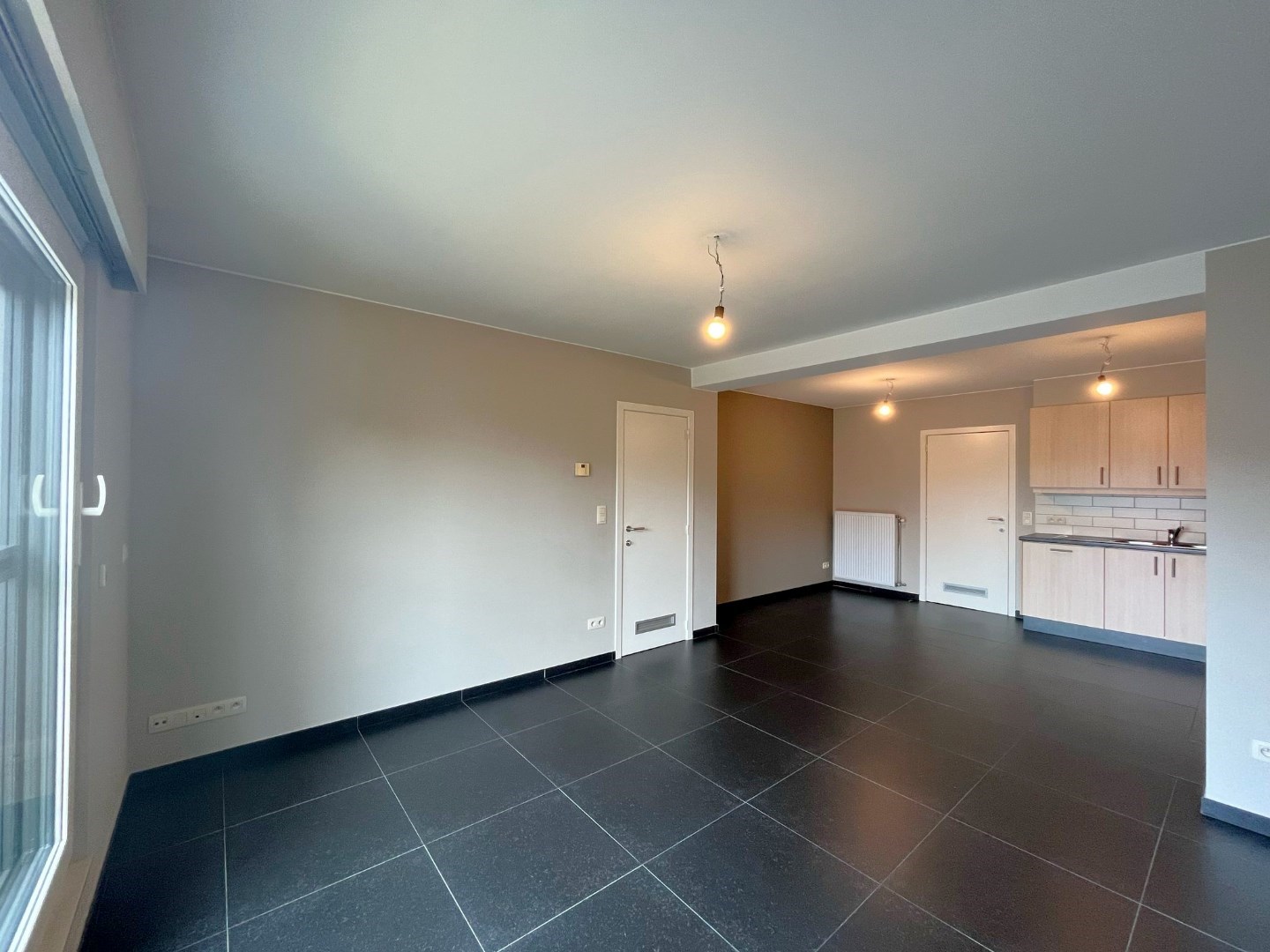 Instapklaar energiezuinig appartement met 2 slpk. en groot terras in centrum Geel 