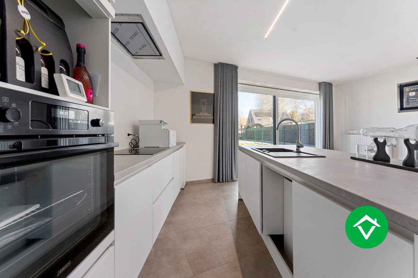 Gelijkvloers appartement met garage te Leke 