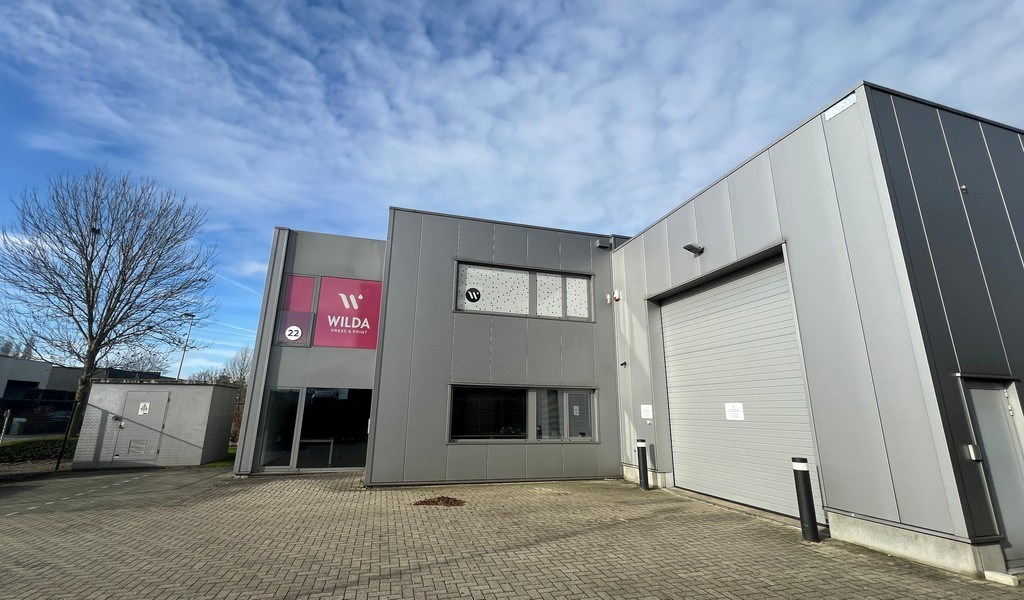 Recent stand-alone bedrijfsgebouw in Beveren